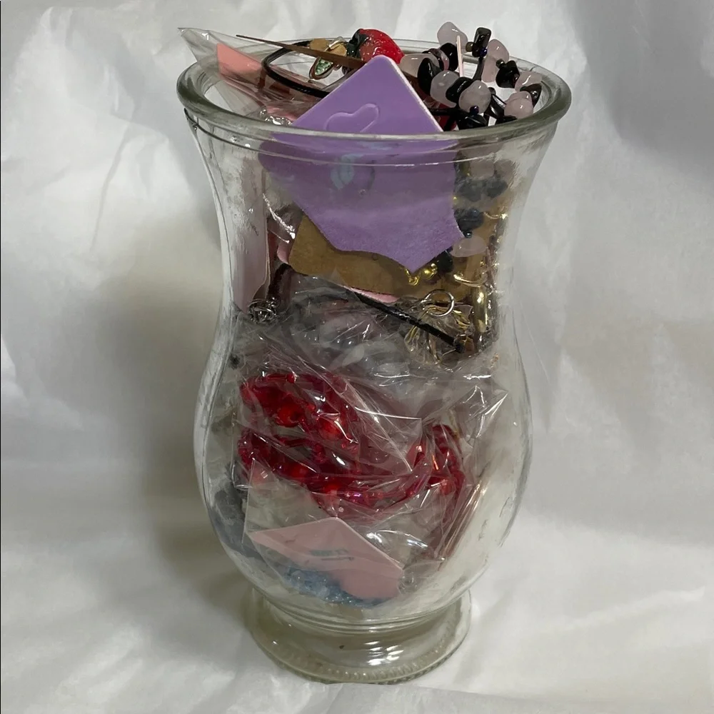 Assorted NWT Jewelry in Glass Vase - Picture 5 of 14